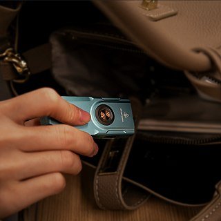 Фонарь-брелок Fenix E06R бирюзовый - фото 3