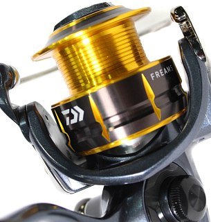 Катушка Daiwa 18 Freams LT2500D - фото 4