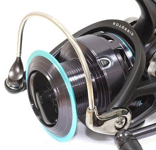 Катушка Daiwa Revros E 4000A - фото 2